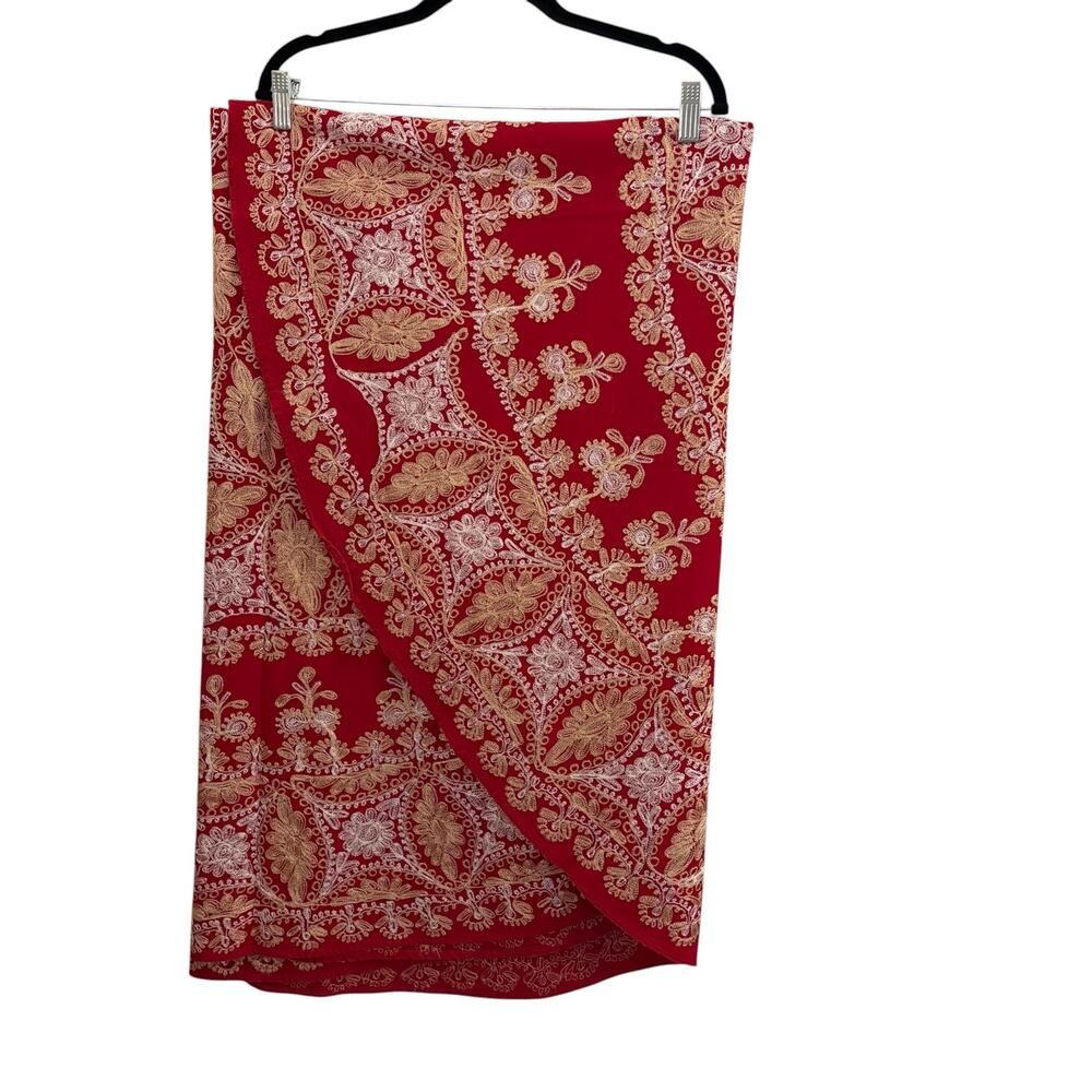 Embroidered Red & Gold Round Table Cloth Vintage Boho Retro 66” Wide